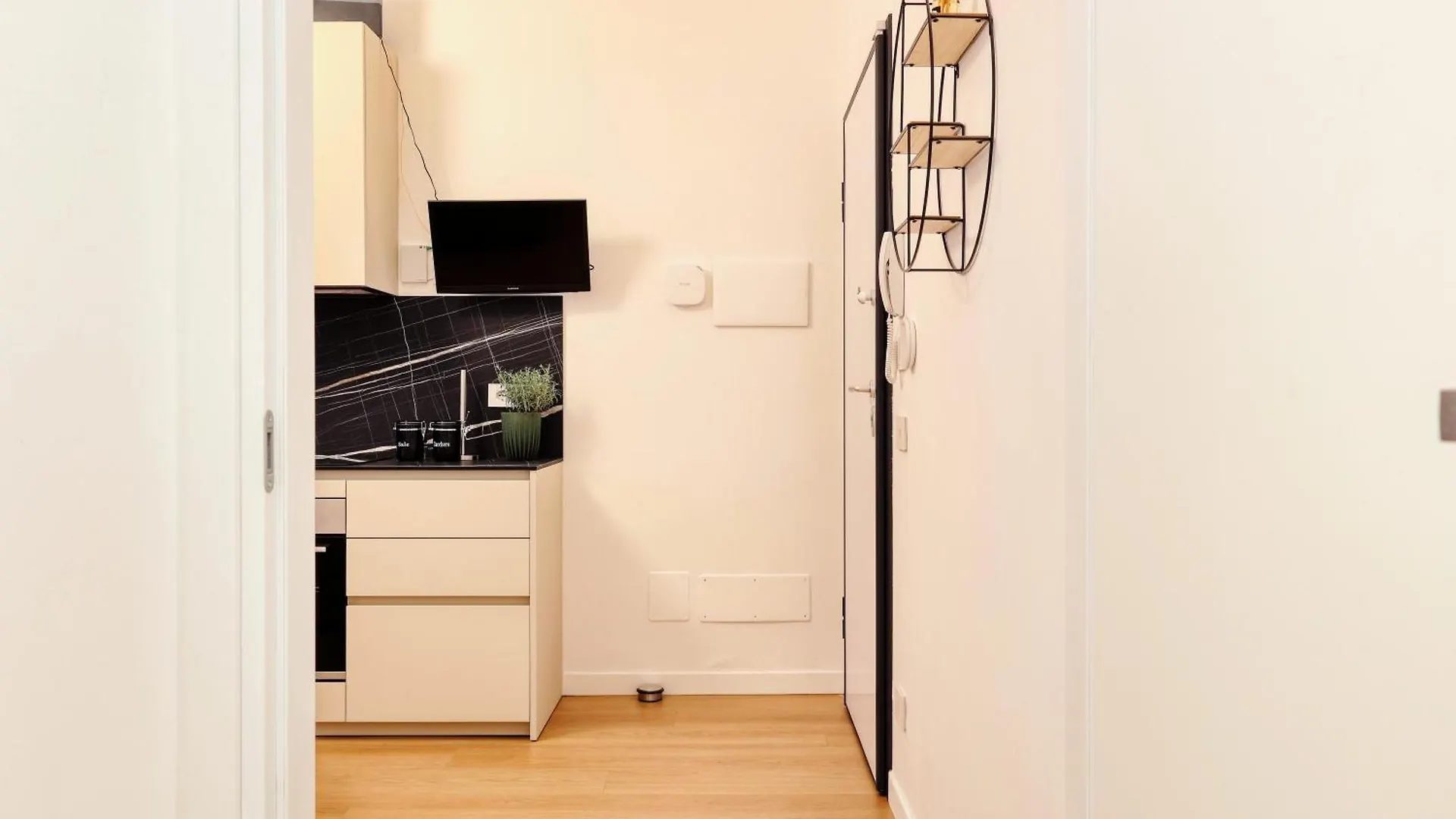 Joivy Cute 1Br Flat Near The City Centre ミラノ