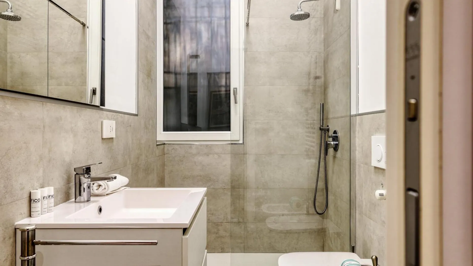 Joivy Cute 1Br Flat Near The City Centre Milan 0*,